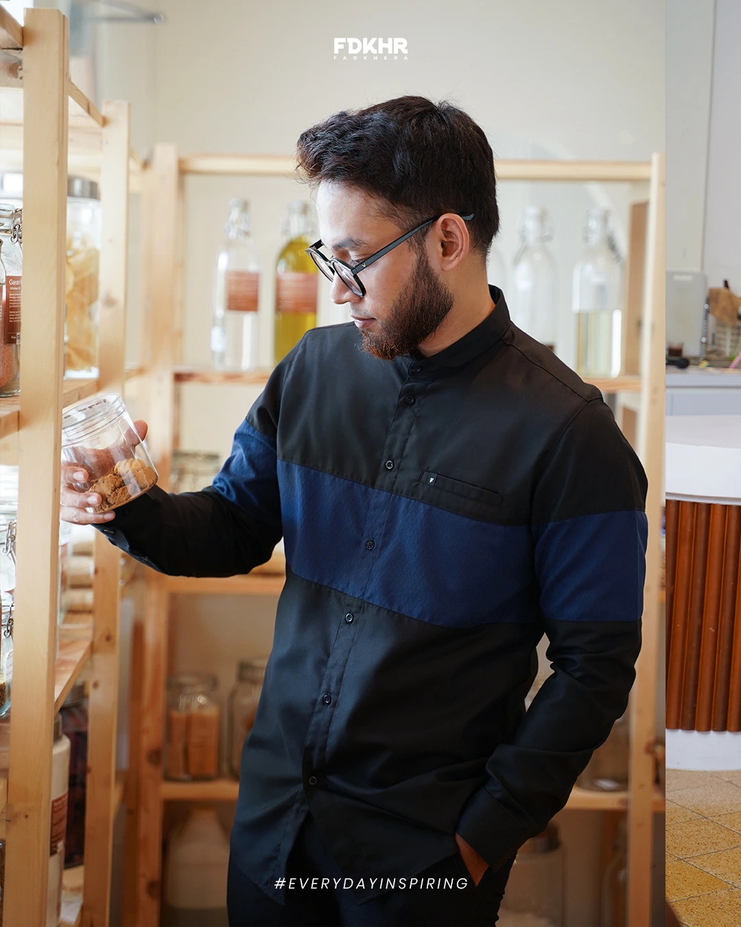 Pilih Pakain Warna Gelap